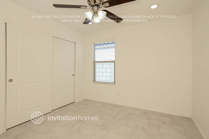 Building Photo - 2433 W Jessica Ln