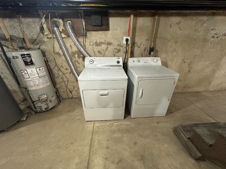 Building Photo - 381-383-383 S 3rd St