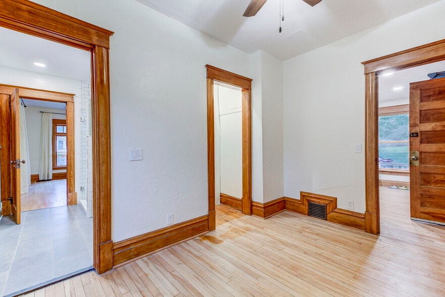Huge walk-in closets - 1322 NE Lowry Ave