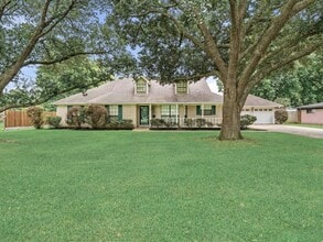 Building Photo - 6970 Ellen Ln