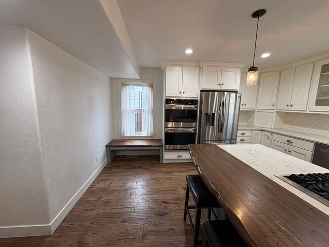 Building Photo - Beautiful 4 Bed 4 Bath Home in Lorson Ranch!!!