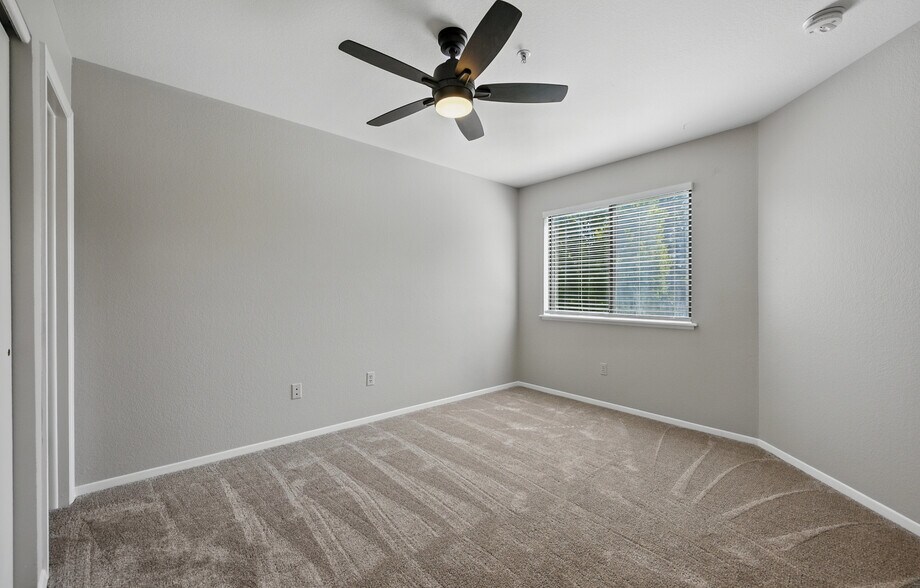 Building Photo - 5530 Stonewall Pl