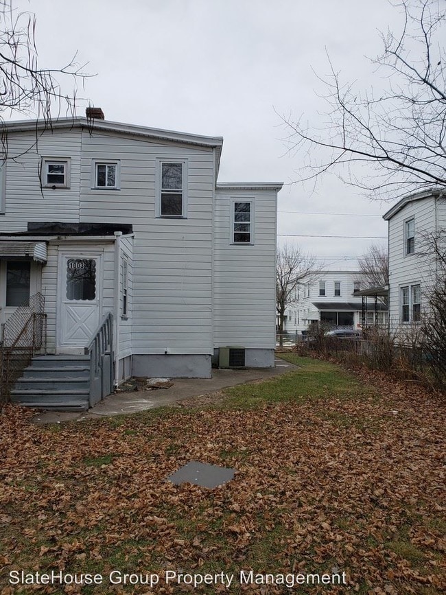 Building Photo - 3 br, 1 bath House - 1003 W 4th St EGWST