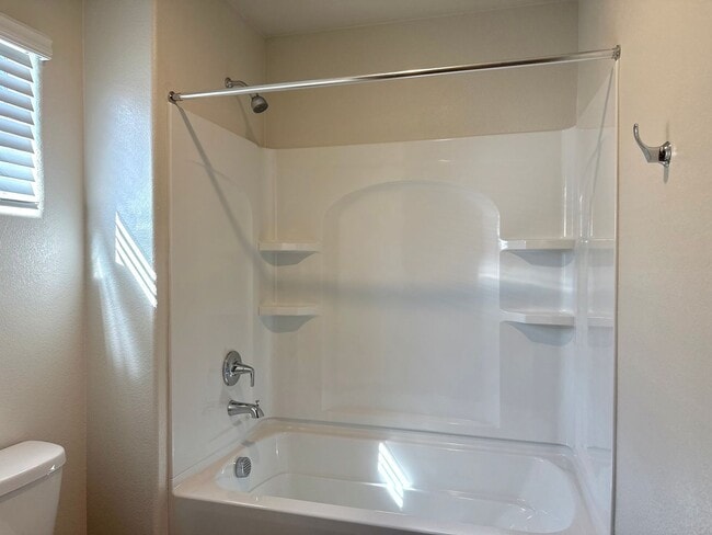 Building Photo - Modern West Sacramento Home Now for Lease