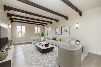 Building Photo - 491 Crescent