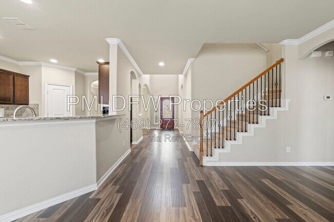Building Photo - 1624 Medina Ln