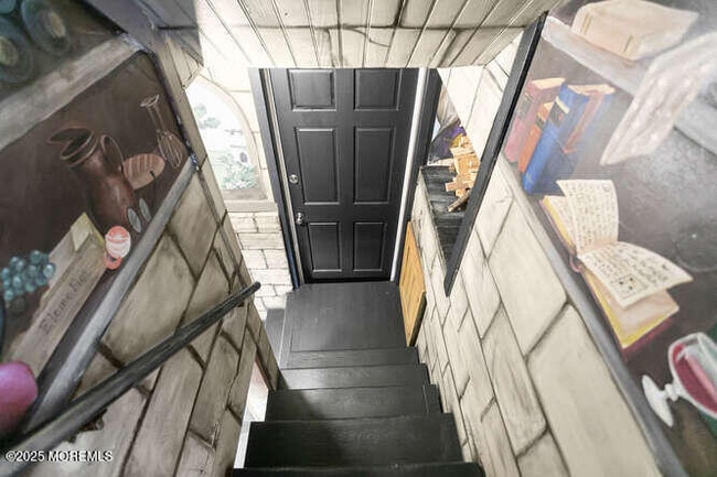 Building Photo - 137 E Bergen Pl