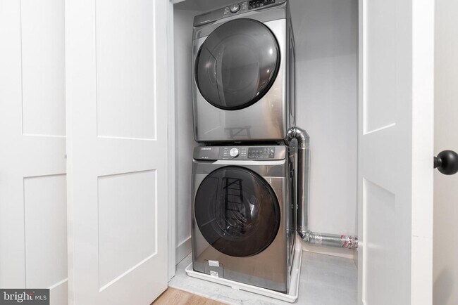 Building Photo - 309 N Patrick St