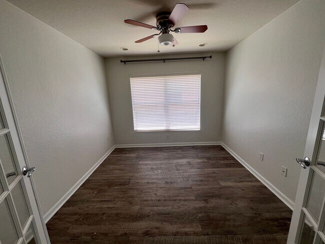 Building Photo - 4146 SW 47th Ct