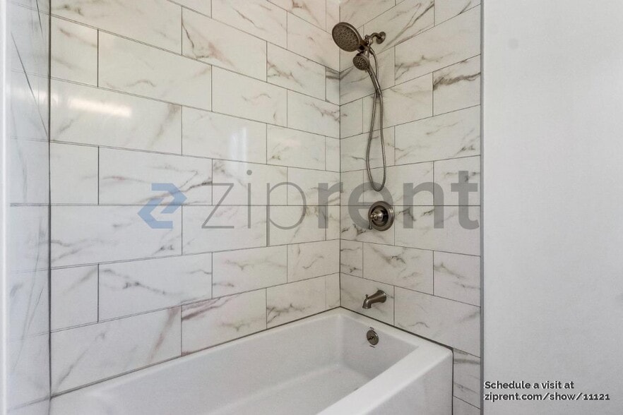 Building Photo - 1805 Primavera Dr