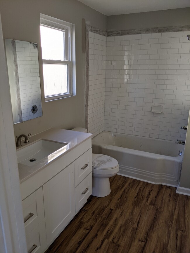 Master Bathroom - 427 S Academy St