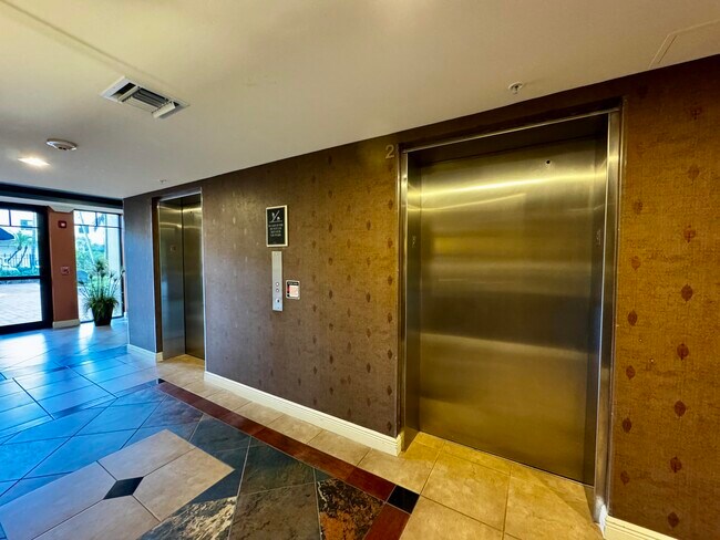 Building Photo - 4907 Midtown Ln