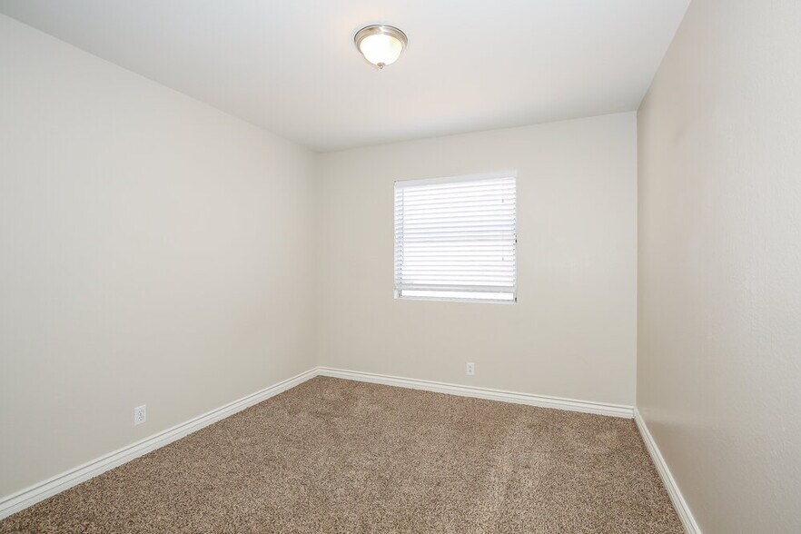 Building Photo - 8216 James Grayson Dr