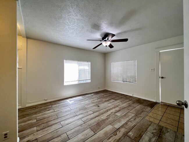 Building Photo - Charming Bluff Park Studio Bungalow – Just One Block from the Beach!