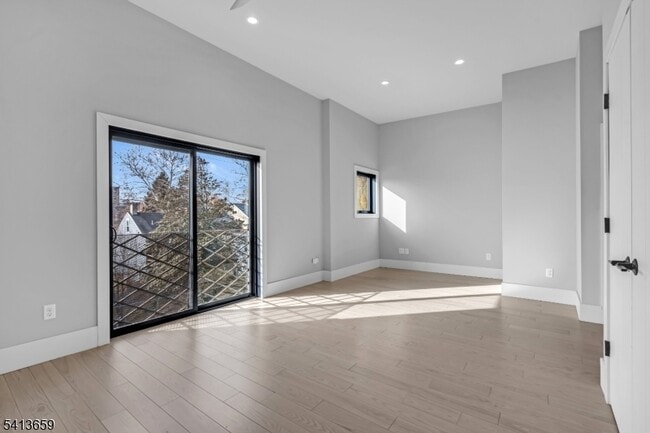 Building Photo - 10 McCready's Alley