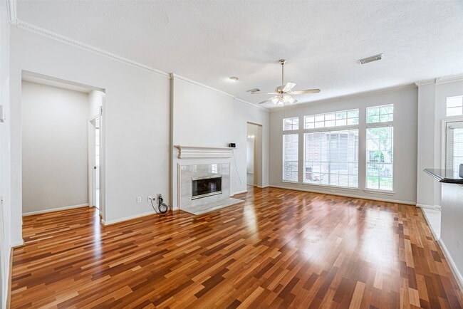 Building Photo - 5211 High Glen Ct