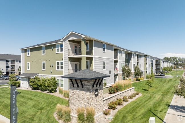 Building Photo - The Residences at First Street