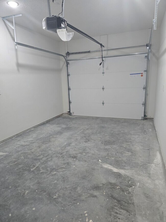 Building Photo - 3034-MF2-E5