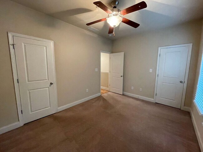 Building Photo - PRE-LEASING FOR AUGUST 2025!