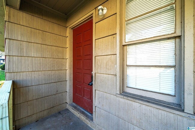 Building Photo - 832 Alden Ave