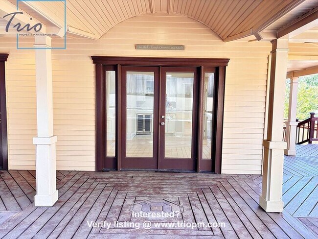 Building Photo - 2693 Chula Vista Dr