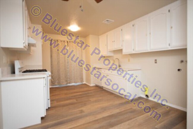 Building Photo - 20705 Thunderbird Rd