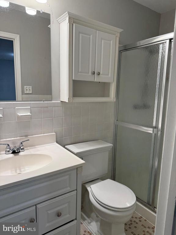 Building Photo - 63 Lincoln Dr