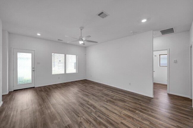 Building Photo - 19092 Sonora Chase Dr