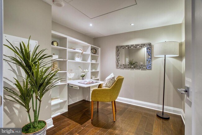 Building Photo - 925 N Fairfax St