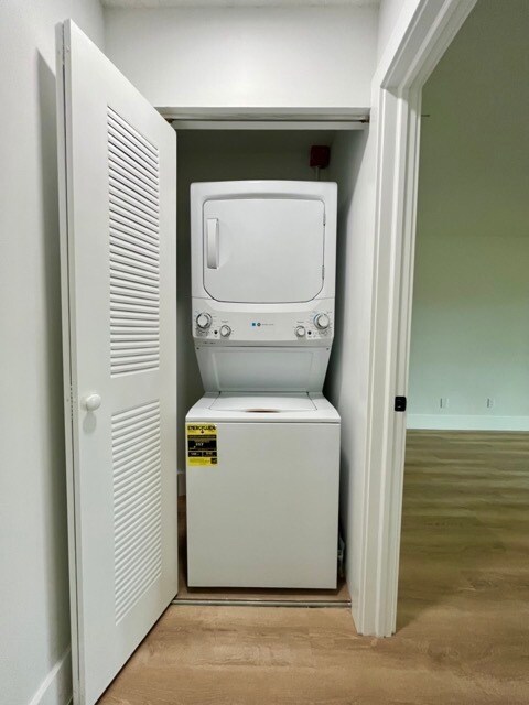 Building Photo - 102 Pinecrest Cir