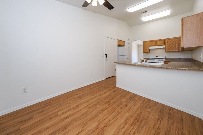 Building Photo - 6645 S SQUAWROOT Pl