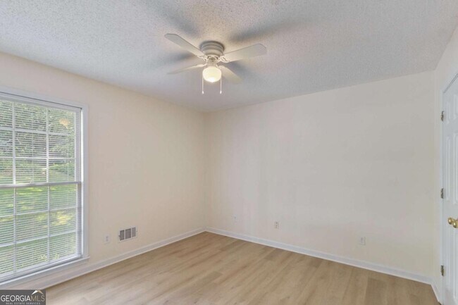 Building Photo - 4565 Ashmore Cir