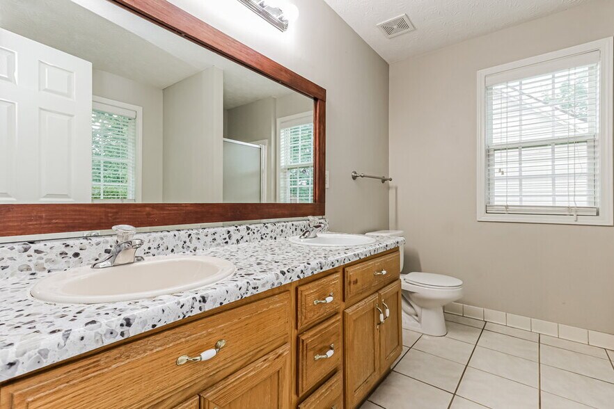 Building Photo - 437 Camella Cir