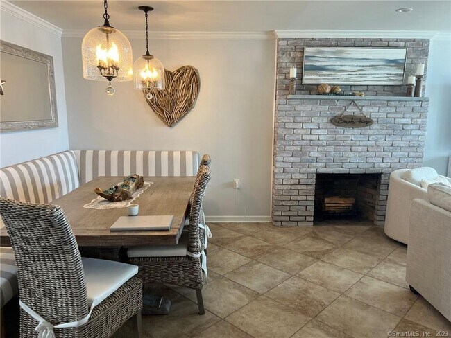 Building Photo - 145 Plum Bank Rd