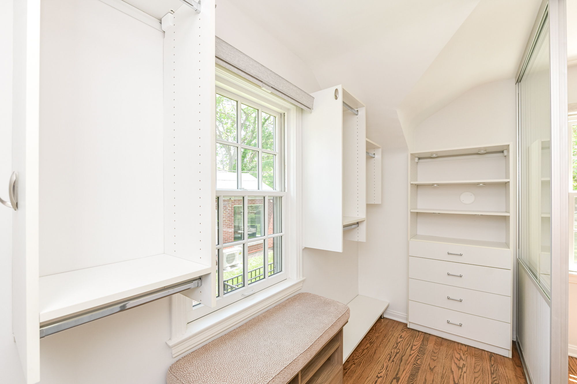 Building Photo - 5939 Gladden Dr