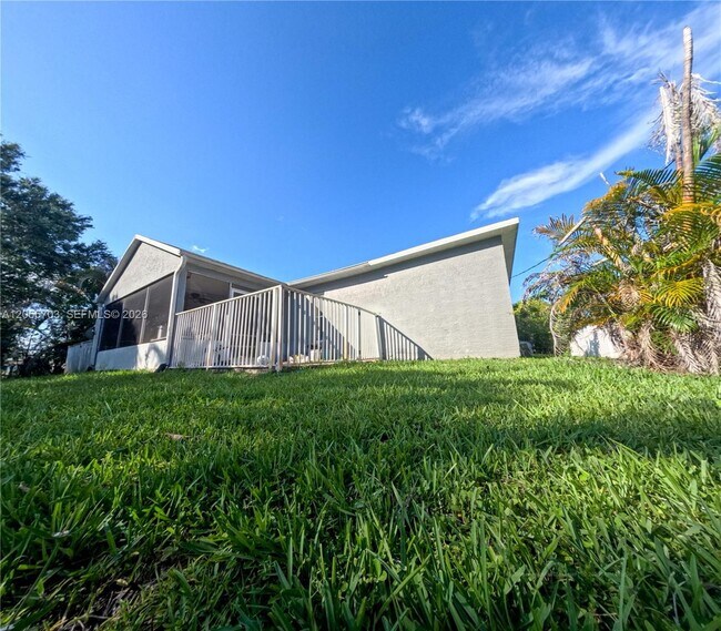 Building Photo - 1834 SW Gemini Ln