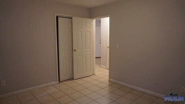 Building Photo - 48 Carteret St