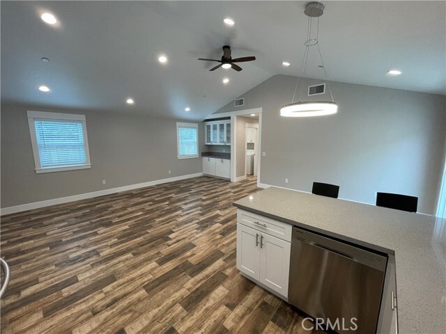 Building Photo - 562 E Van Bibber Ave