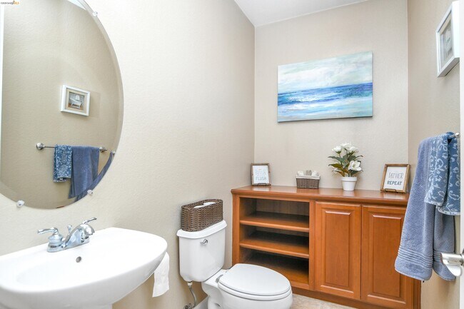 Building Photo - 5563 Arcadia Cir