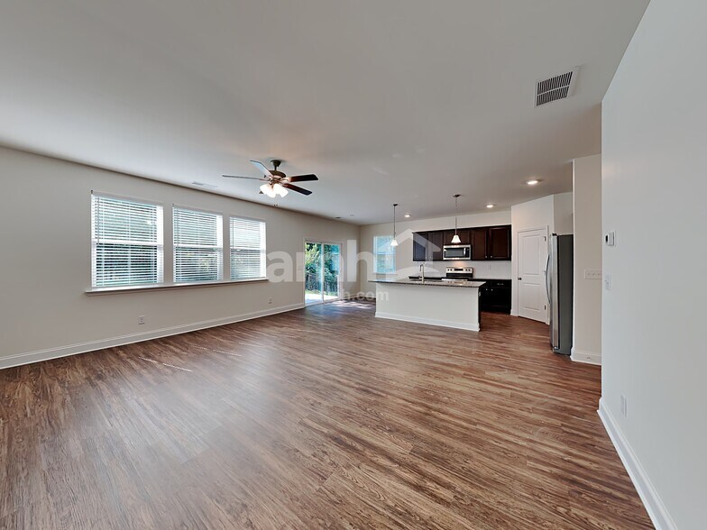 Building Photo - 1200 Ashlyn Ct