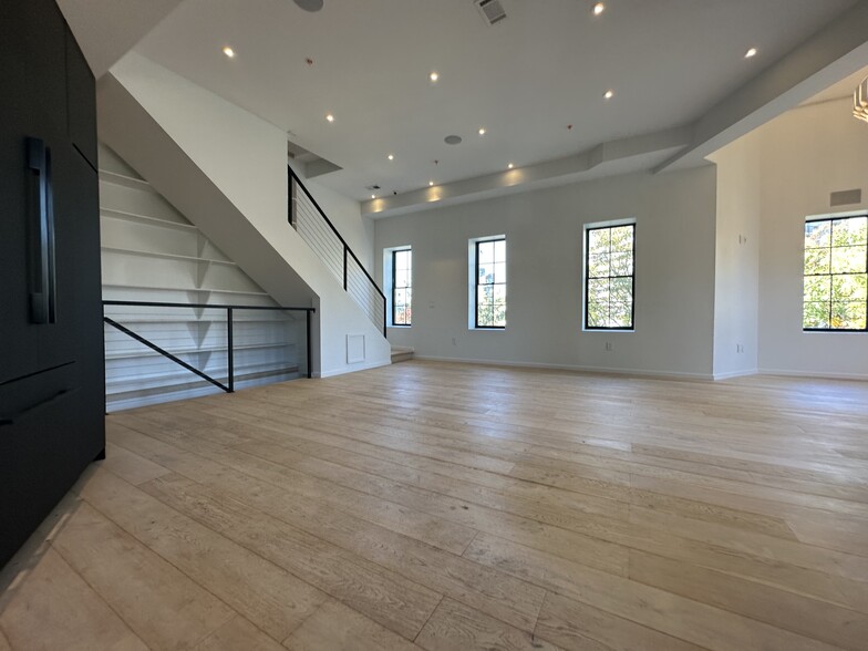 Building Photo - 1451 Maryland Ave NE