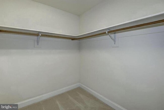 Building Photo - 2082 Hunters Crest Way