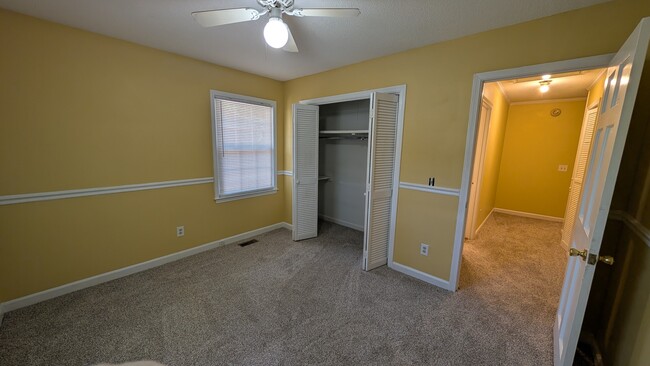 Building Photo - 2622 Kingston Dr