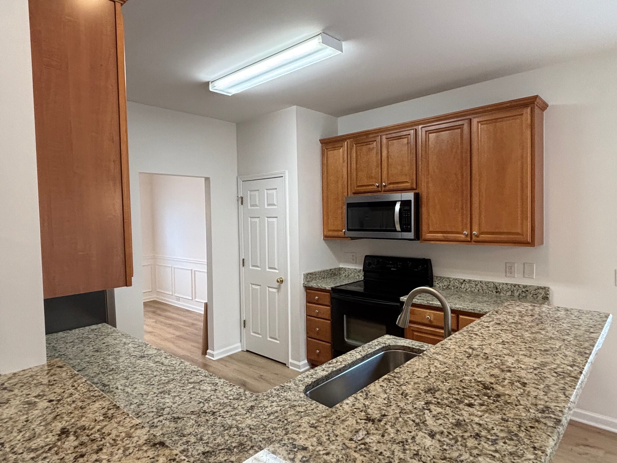 Building Photo - 27 Farm Brook Way