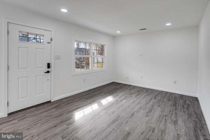 Building Photo - 3412 N Beaumont Rd