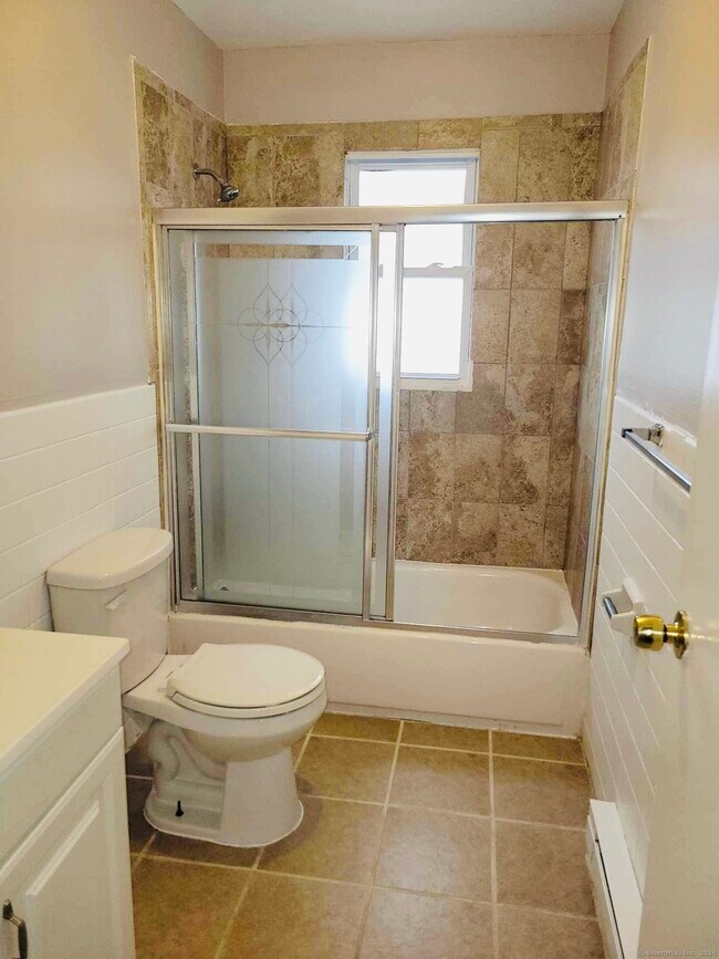 Building Photo - 58 Royal Oak Dr