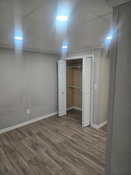 Building Photo - 5 Verdun Ave