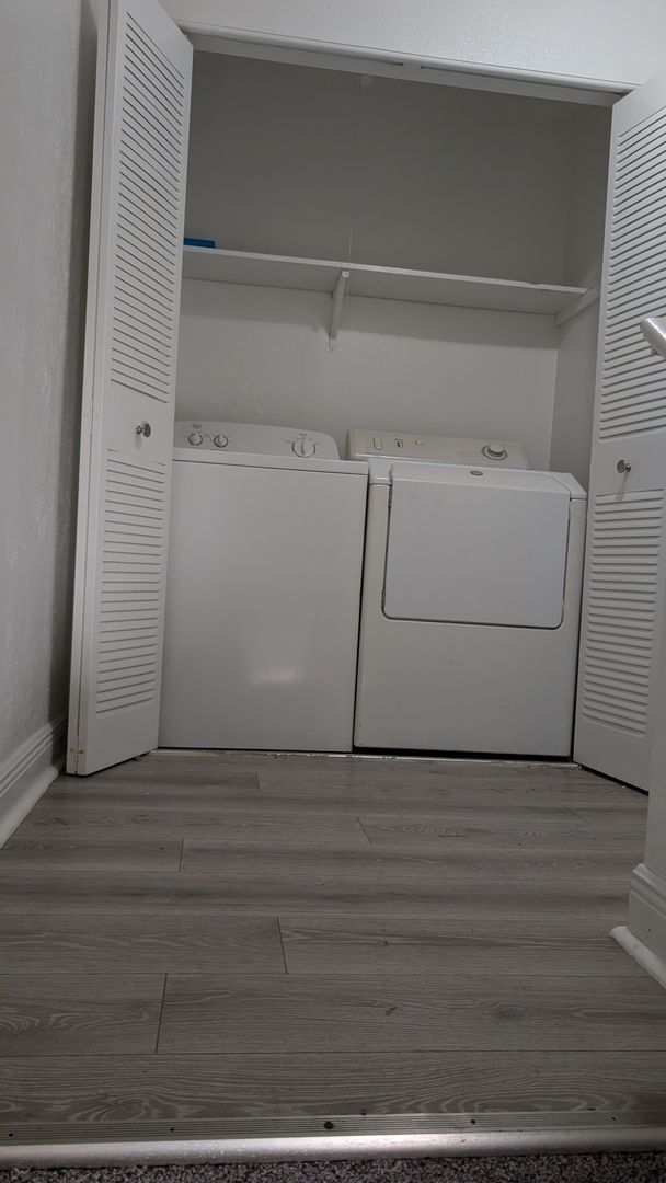 Building Photo - Two Bedrooms with terrace and fenced patio...