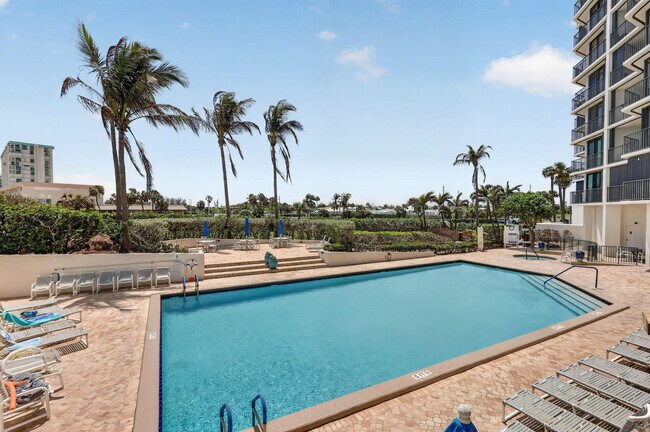Building Photo - 9650 S Ocean Dr