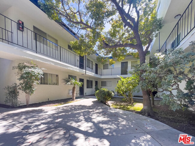 Building Photo - 6535 Pickering Ave